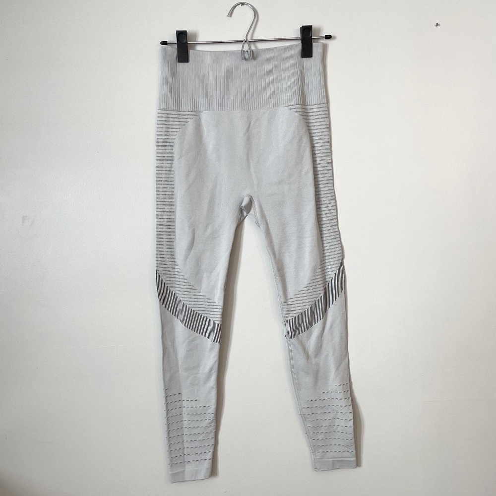 Light Gray Leggings (M)
